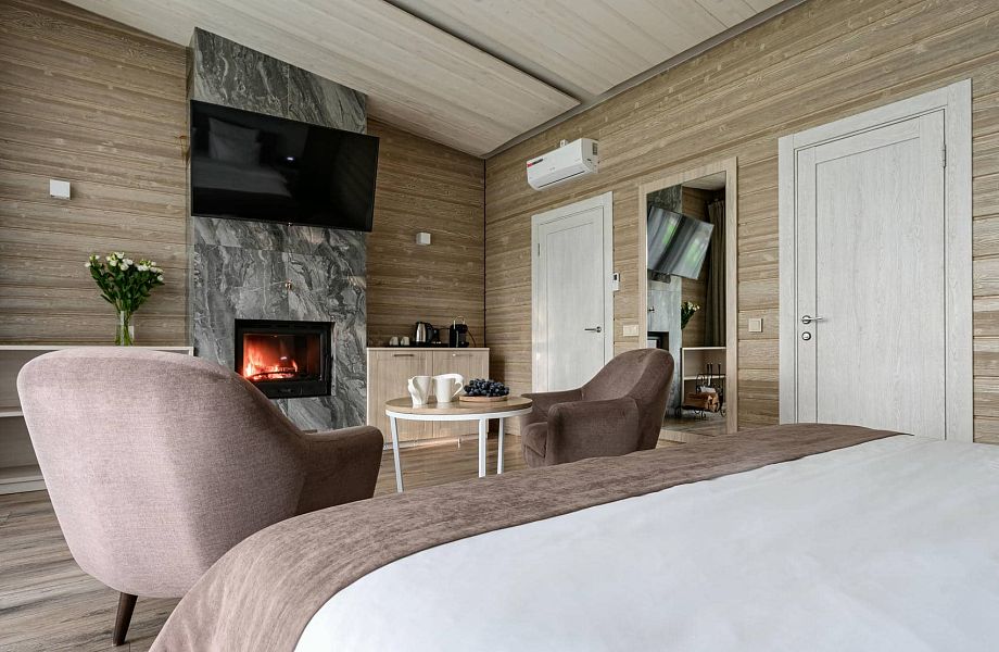 hotel-card